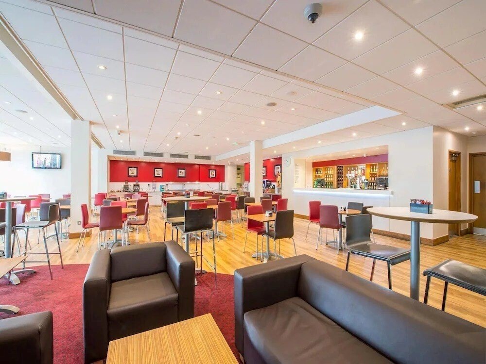 Фото Traveloge Docklands 3*